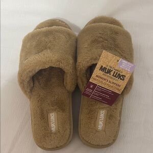 Muk Luks Women's Tan Fuzzy Slippers